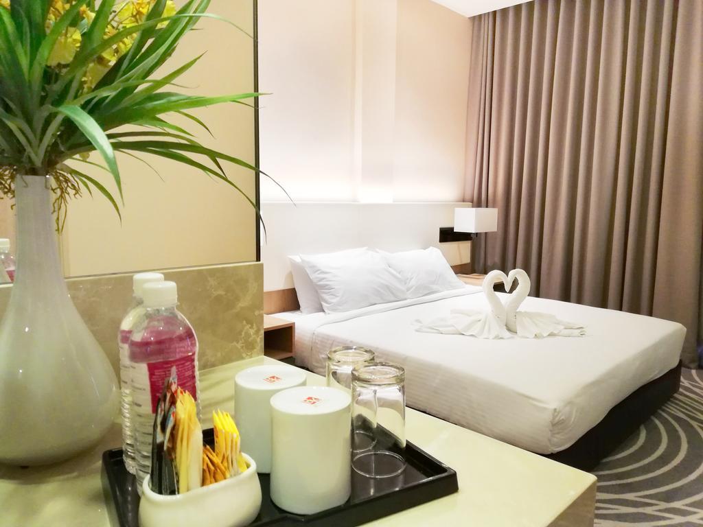 Upper View Regalia Hotel Kuala Lumpur Exterior photo