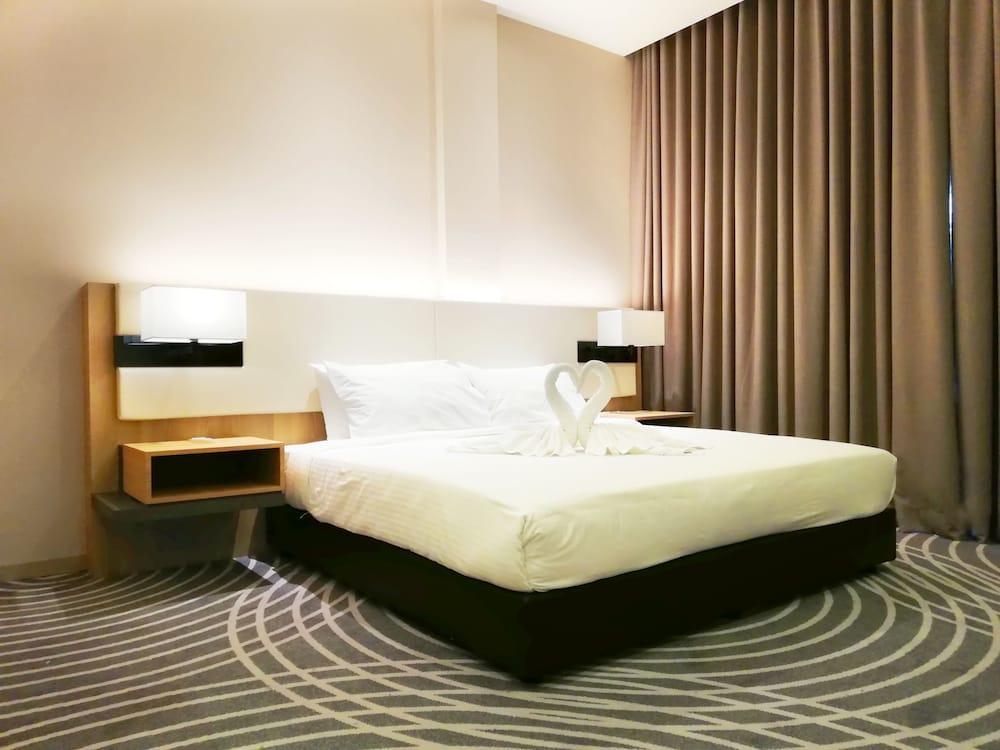 Upper View Regalia Hotel Kuala Lumpur Exterior photo